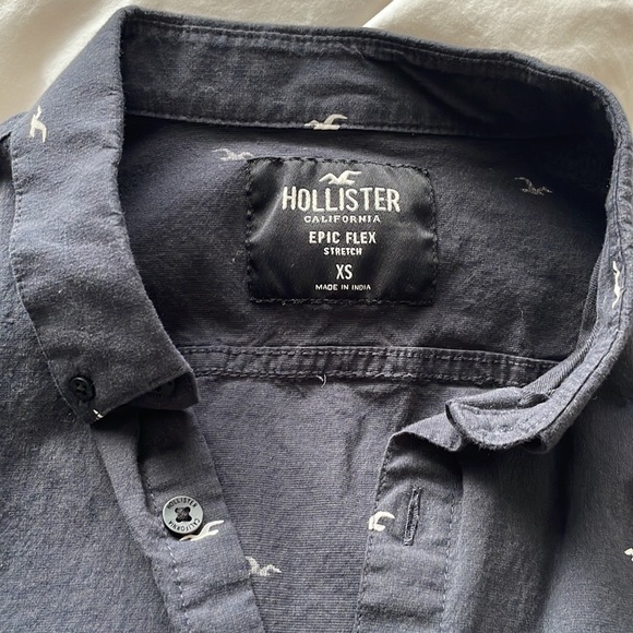 Hollister shortsleeve dress shirt - Picture 2 of 3